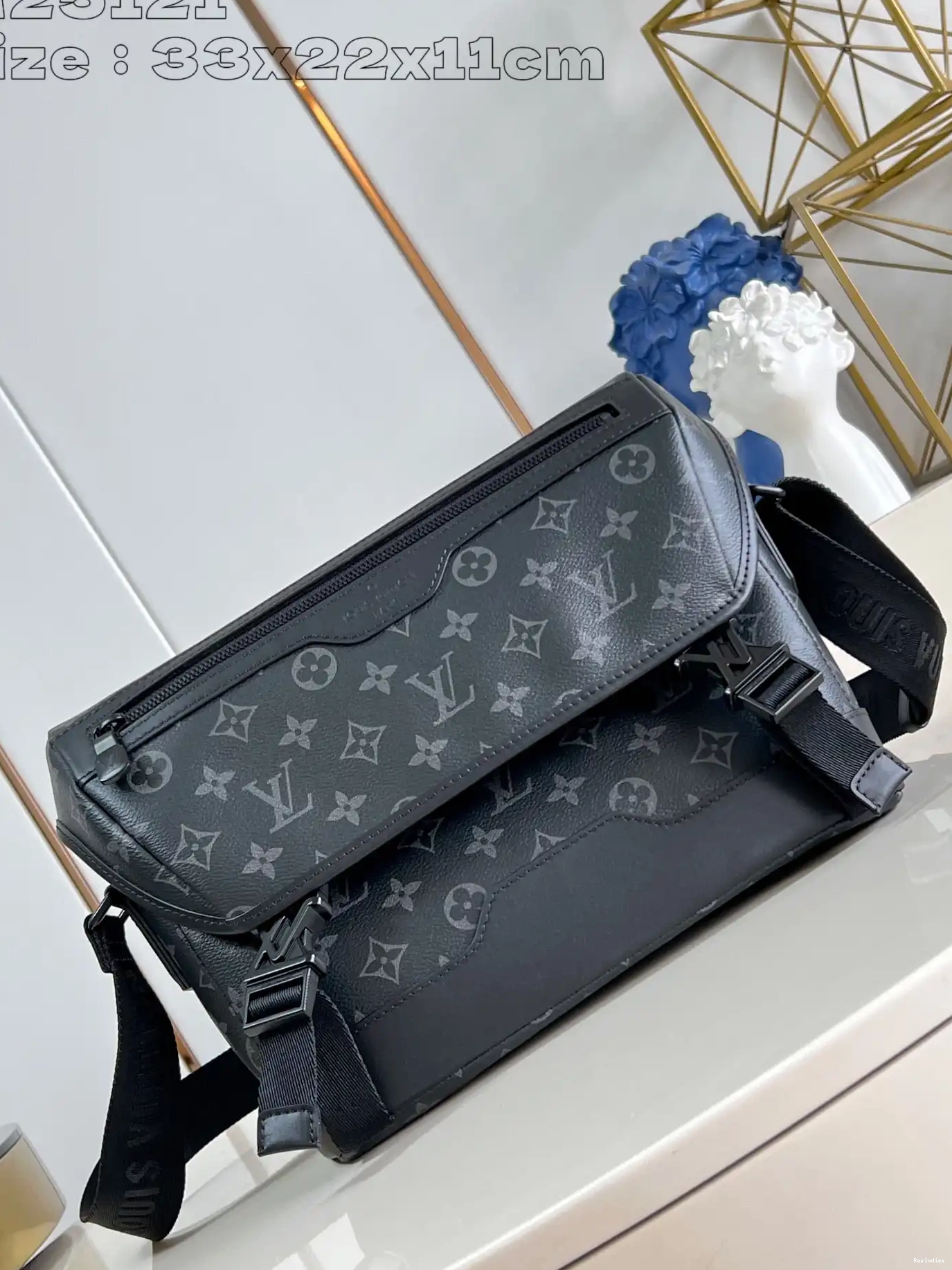 Cheap Voyager LOUIS Messenger PM-33*22.5*11CM VUITTON 0624
